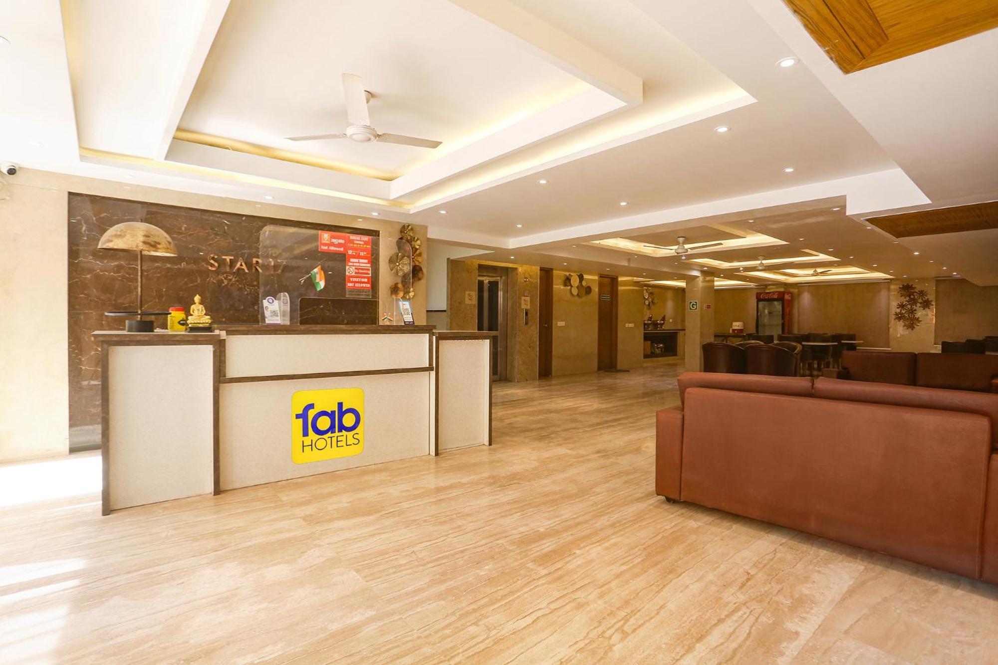 Fabhotel Prime Star 17 - Nr Yashobhoomi Convention Centre Delhi  Exterior photo